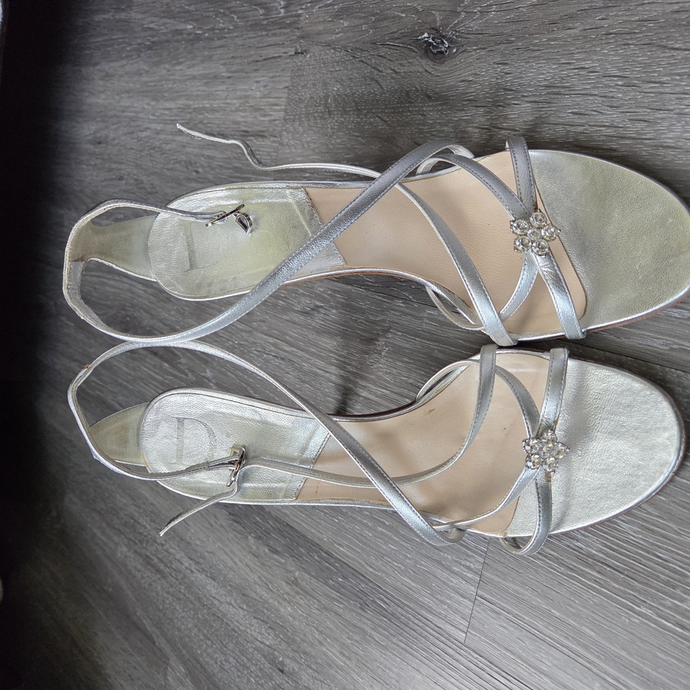 Elegant Silver Strappy Heels - Picture 2 of 4